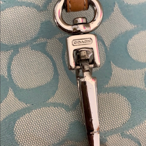 Coach bag with clasp and mini picture keychain